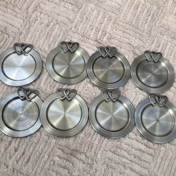 Set of 8 round metal coasters with double heart accent detail - New- never used - Picture 7 of 12